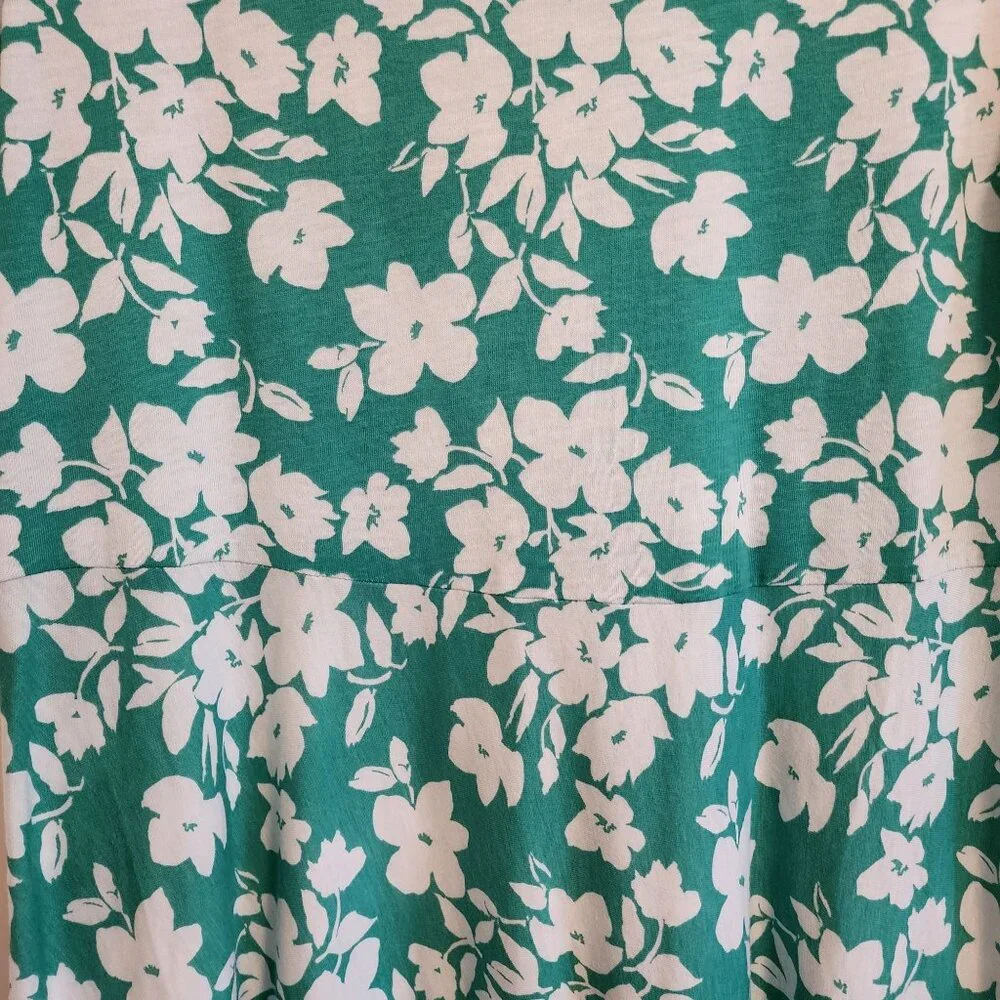 Crowft & Barrow Knit Dress Floral Size Medium NWT - Picture 2 of 7